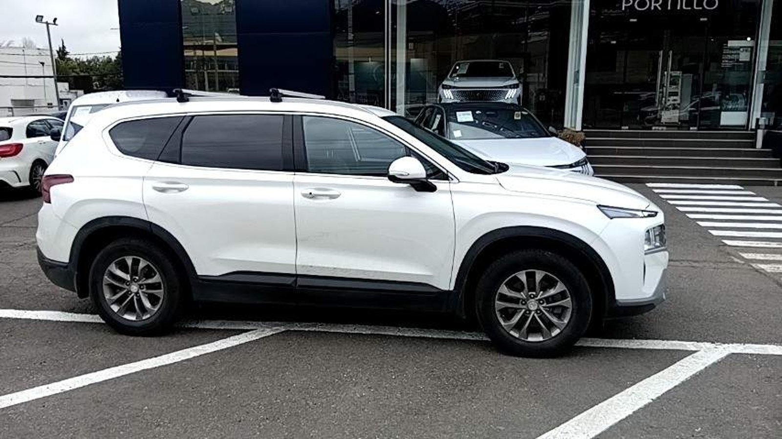 Hyundai Santa Fe 2.5 Plus Fl 2wd At 5p 2023 - Imagen 3 de 5