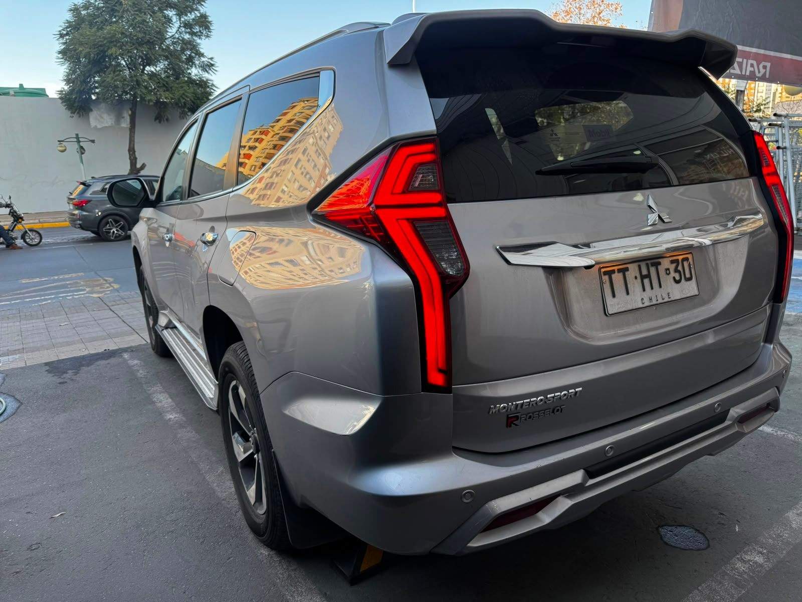 Mitsubishi Montero Sport 3.0 4x2 At 5p 2025 - Imagen 7 de 8