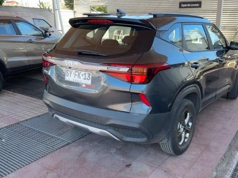 Kia Seltos 1.6 Ex 4x2 Ri 6at 5p 2023 - Imagen 4 de 5