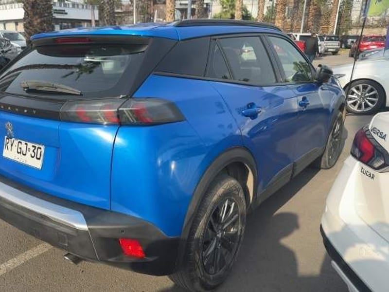 Peugeot 2008 1.5 Active Bluehdi 100 Diesel 4x2 Mt 5p 2022 - Imagen 4 de 5