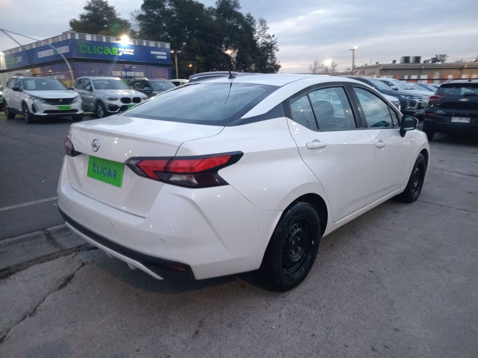Nissan Versa 1.6 Sense 4x2 Mt 4p 2020 - Imagen 7 de 8