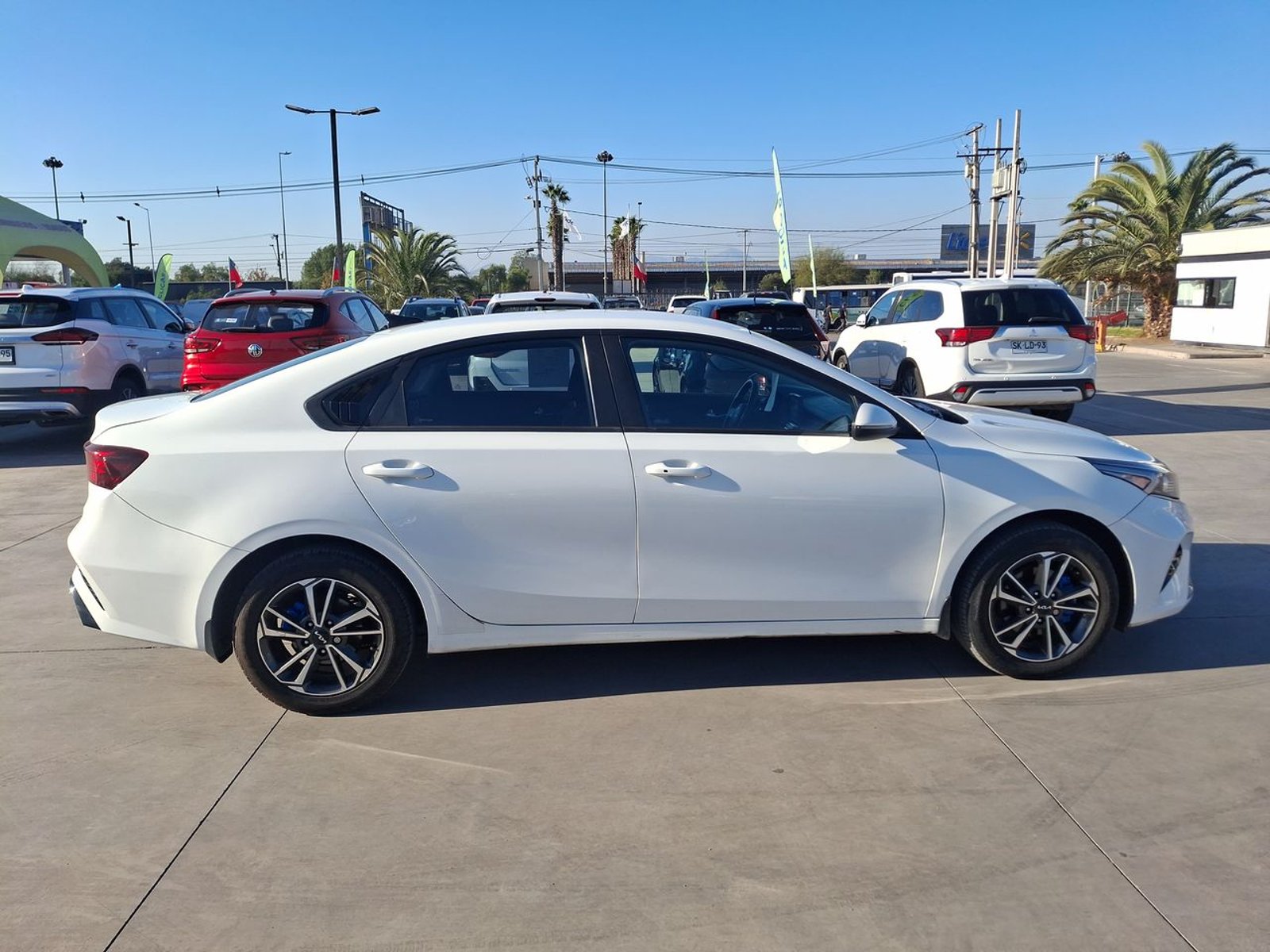 Kia Cerato 1.6 Ex Full 4x2 Ac 6mt 4p 2023 - Imagen 8 de 8