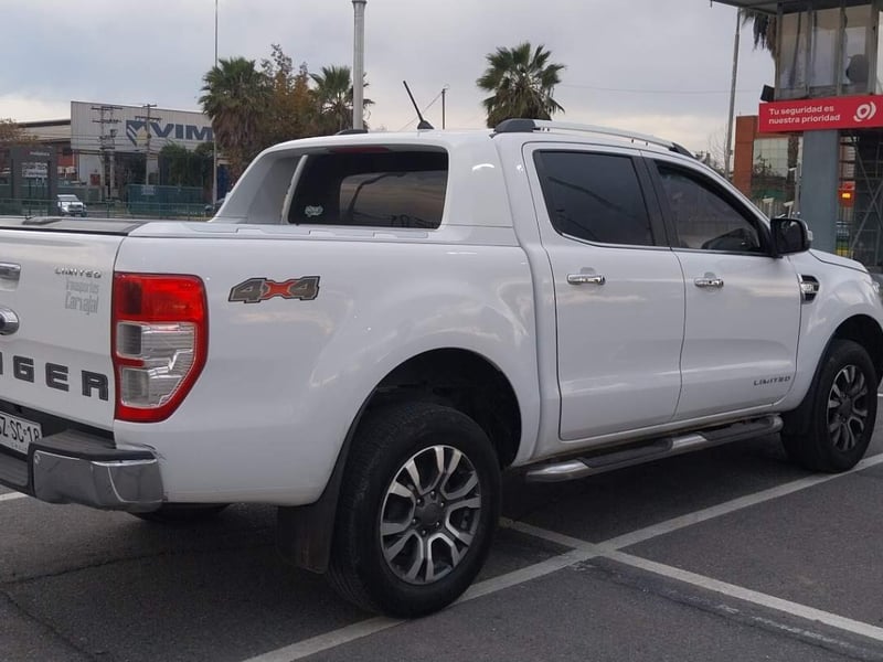 Ford Ranger 3.2 Ltd Euro 6 Diesel 4x4 Dob. Cab. At 4p 2023 - Imagen 4 de 5
