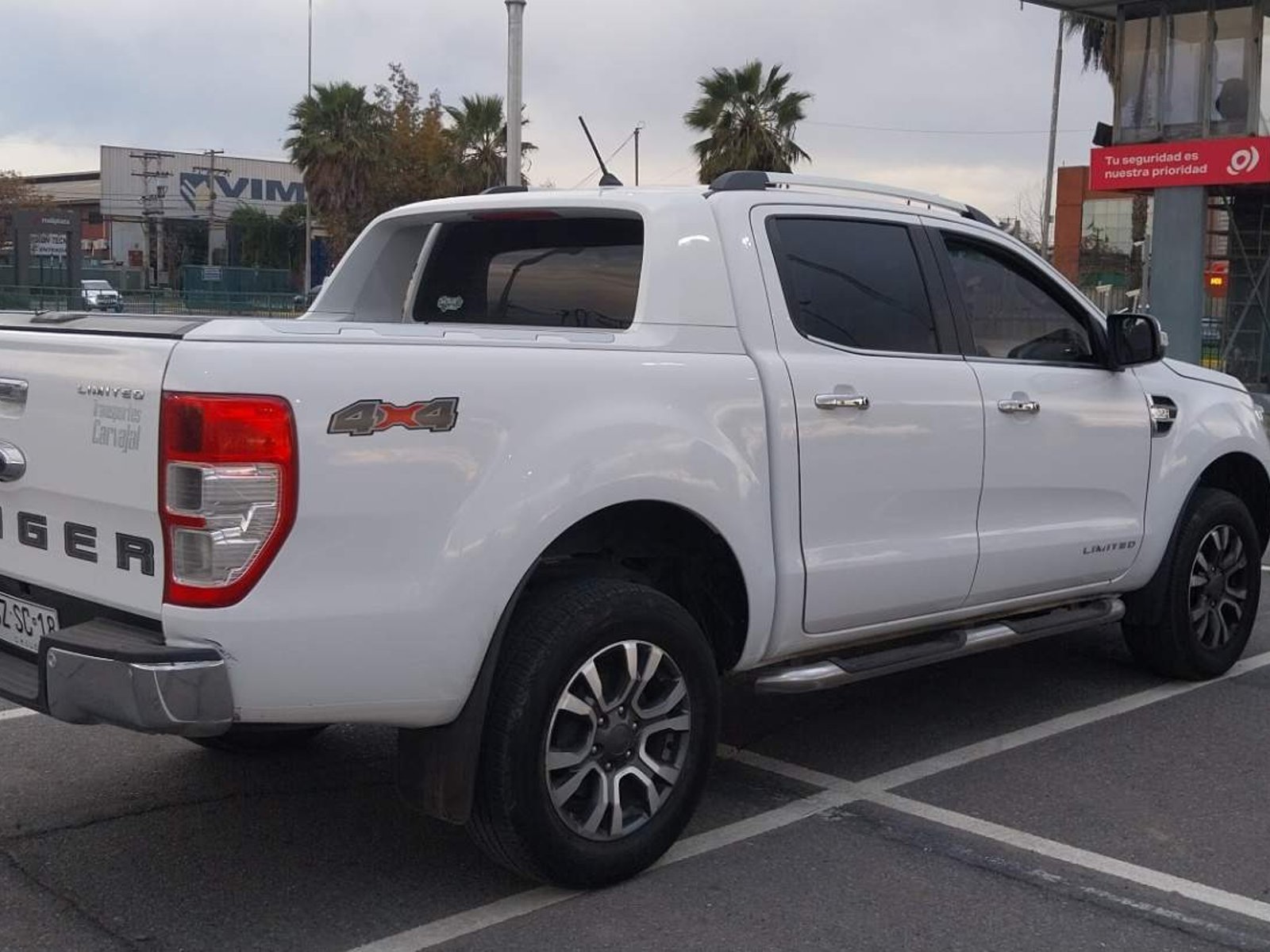 Ford Ranger 3.2 Ltd Euro 6 Diesel 4x4 Dob. Cab. At 4p 2023 - Foto 4 de 5