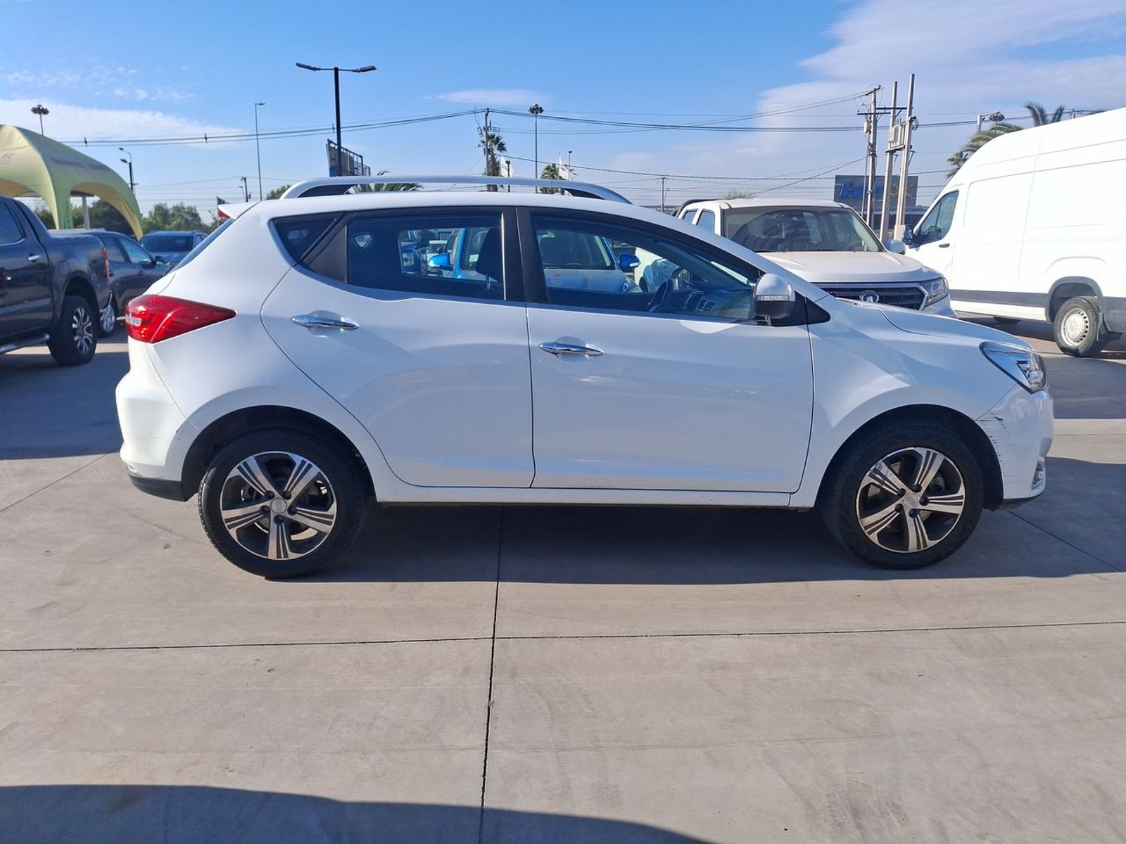 JAC Js2 1.5 Comfort 4x2 Smart Mt 5p 2022 - Foto 4 de 8