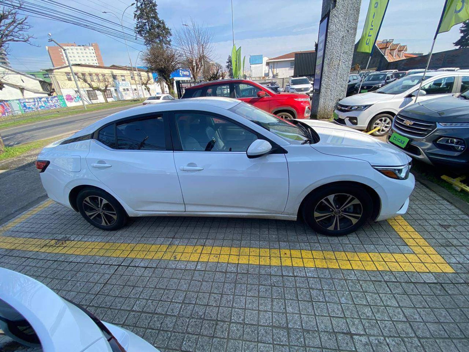 Nissan Sentra 2.0 Sense 4x2 Mt 4p 2023 - Imagen 3 de 5