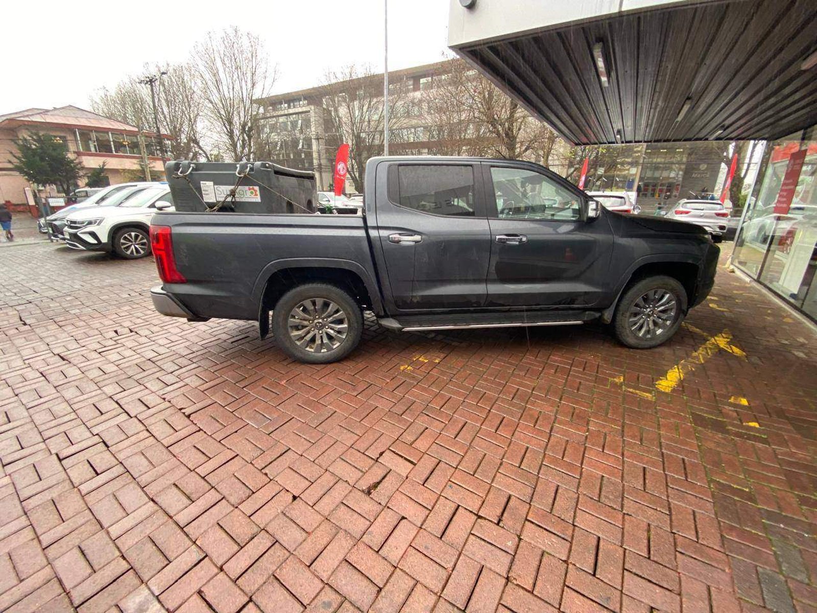 Mitsubishi L200 2.4 Dakar Xr Diesel 4x4 Dob. Cab. Euro6 At 4p 2025 - Foto 3 de 8