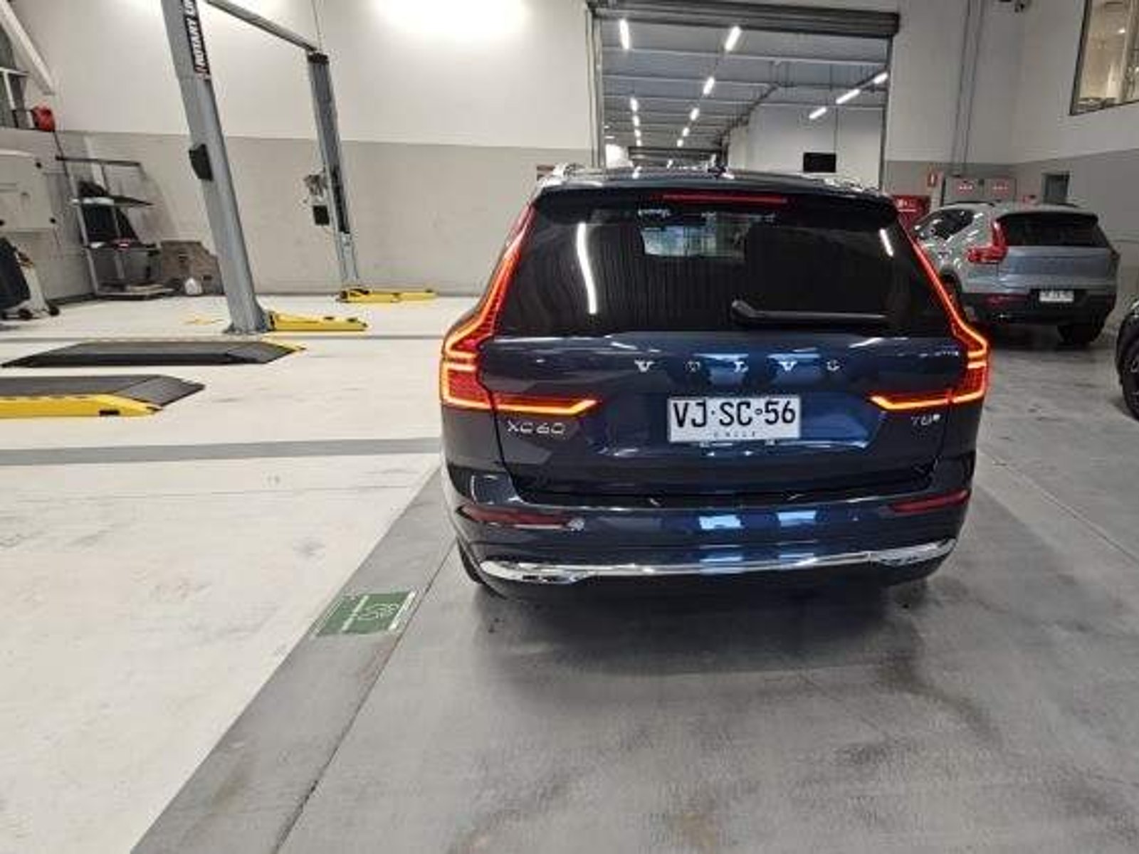 Volvo Xc60 2.0 T8 Recharge Plus Hybrid Awd At 5p 2026 - Foto 5 de 5