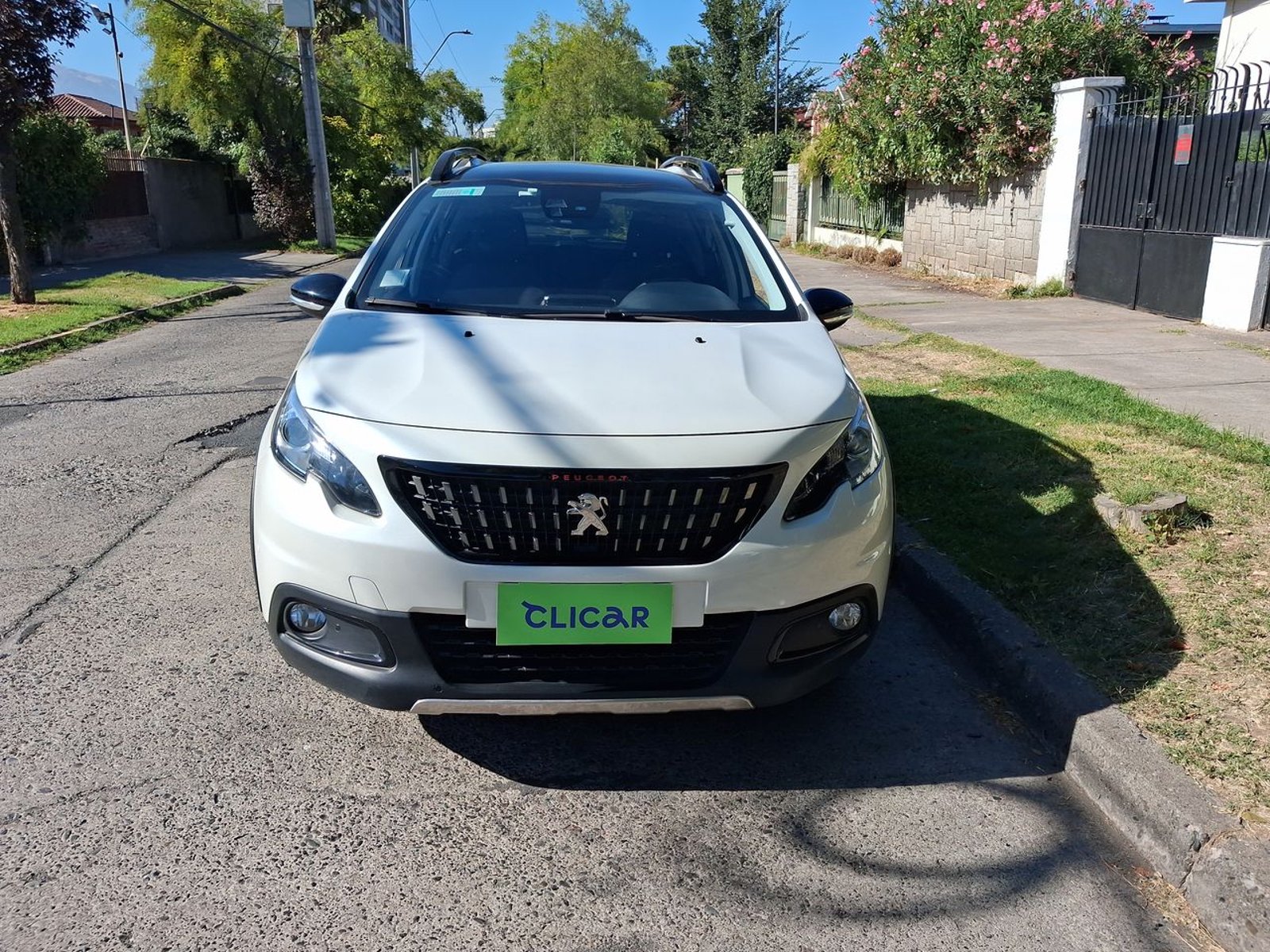 Peugeot 2008 1.2 Gt-line Puretech 4x2 110 At 5p 2020 - Foto 2 de 8