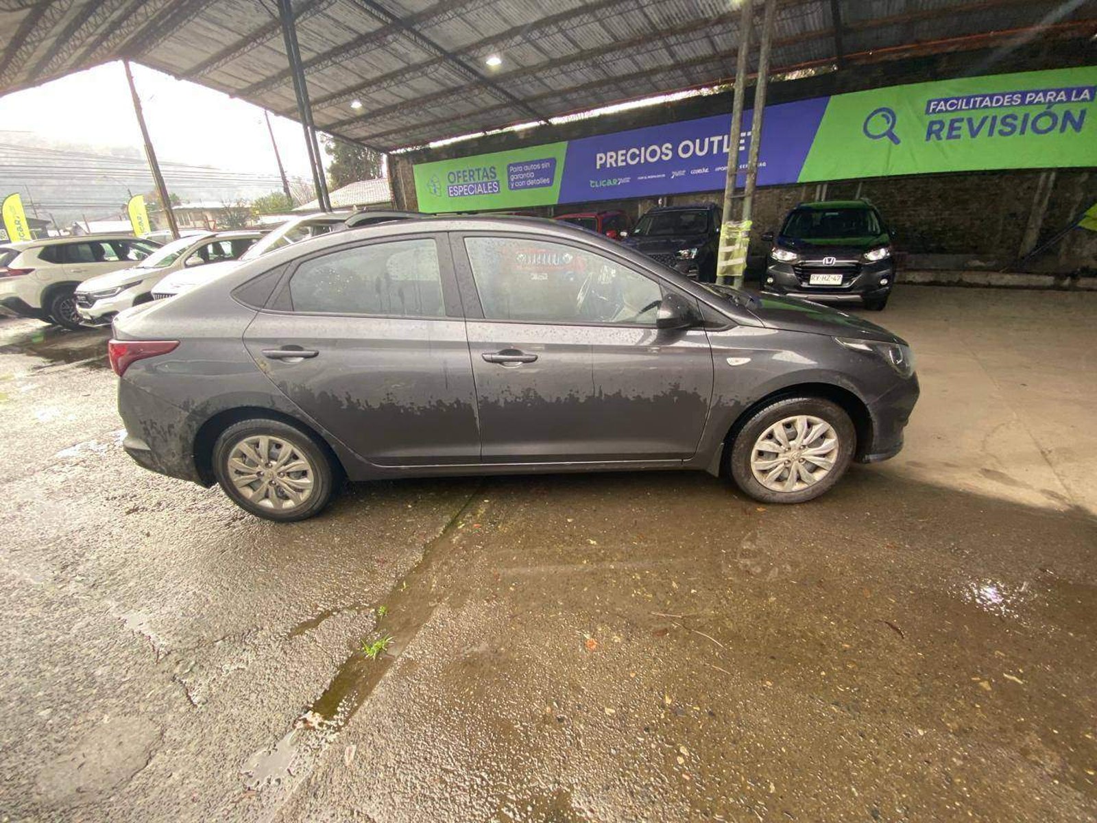 Hyundai Accent 1.4 Hci Plus 4x2 Mt 4p 2022 - Foto 3 de 8