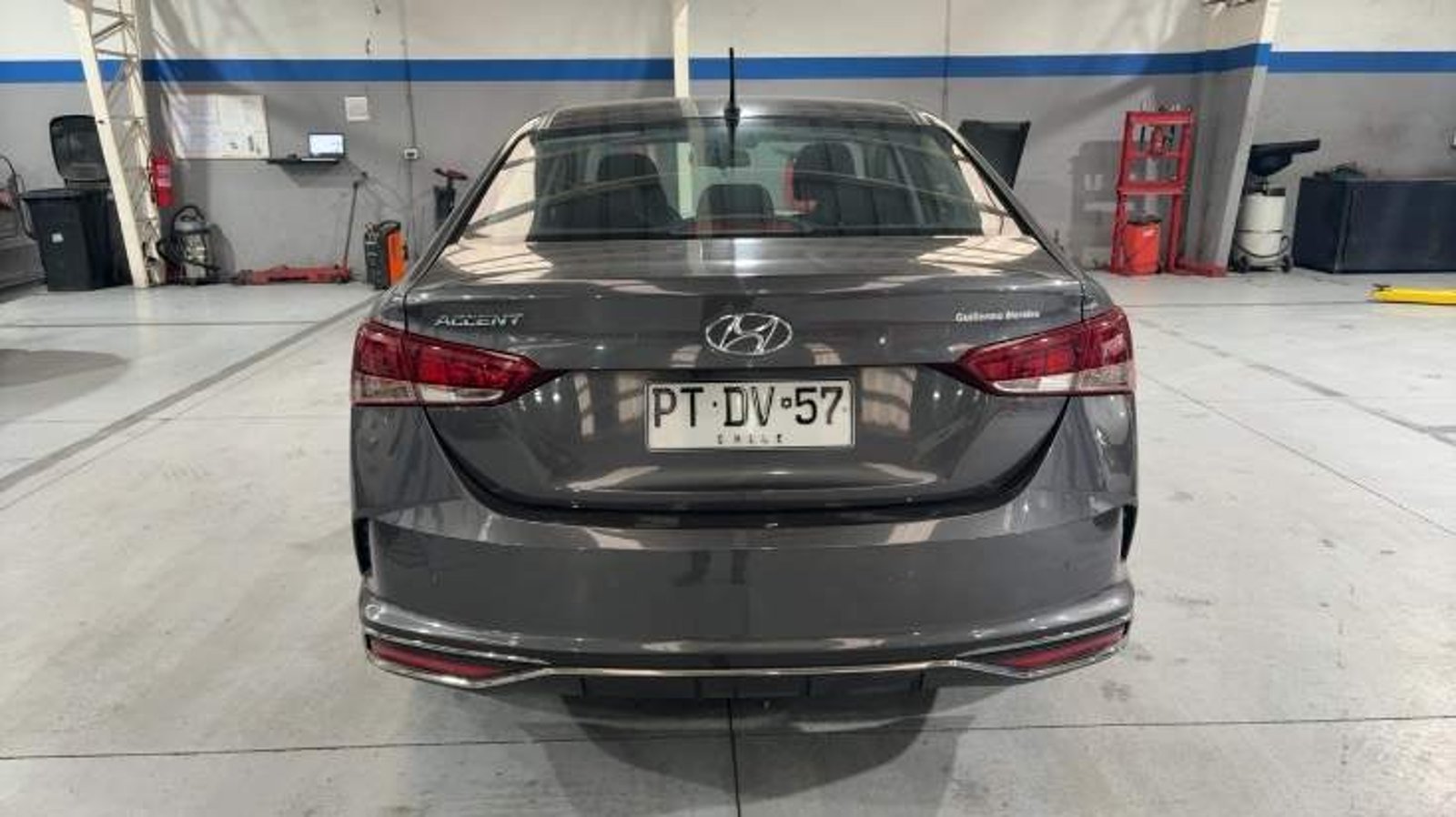 Hyundai Accent 1.4 Hci Value 4x2 Mt 4p 2021 - Foto 5 de 8