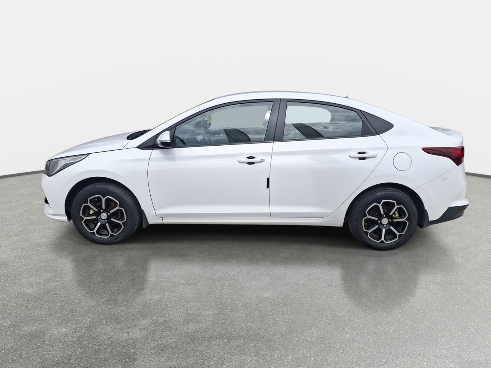 Hyundai Accent 1.4 Hci Plus 4x2 Mt 4p 2024 - Foto 4 de 8