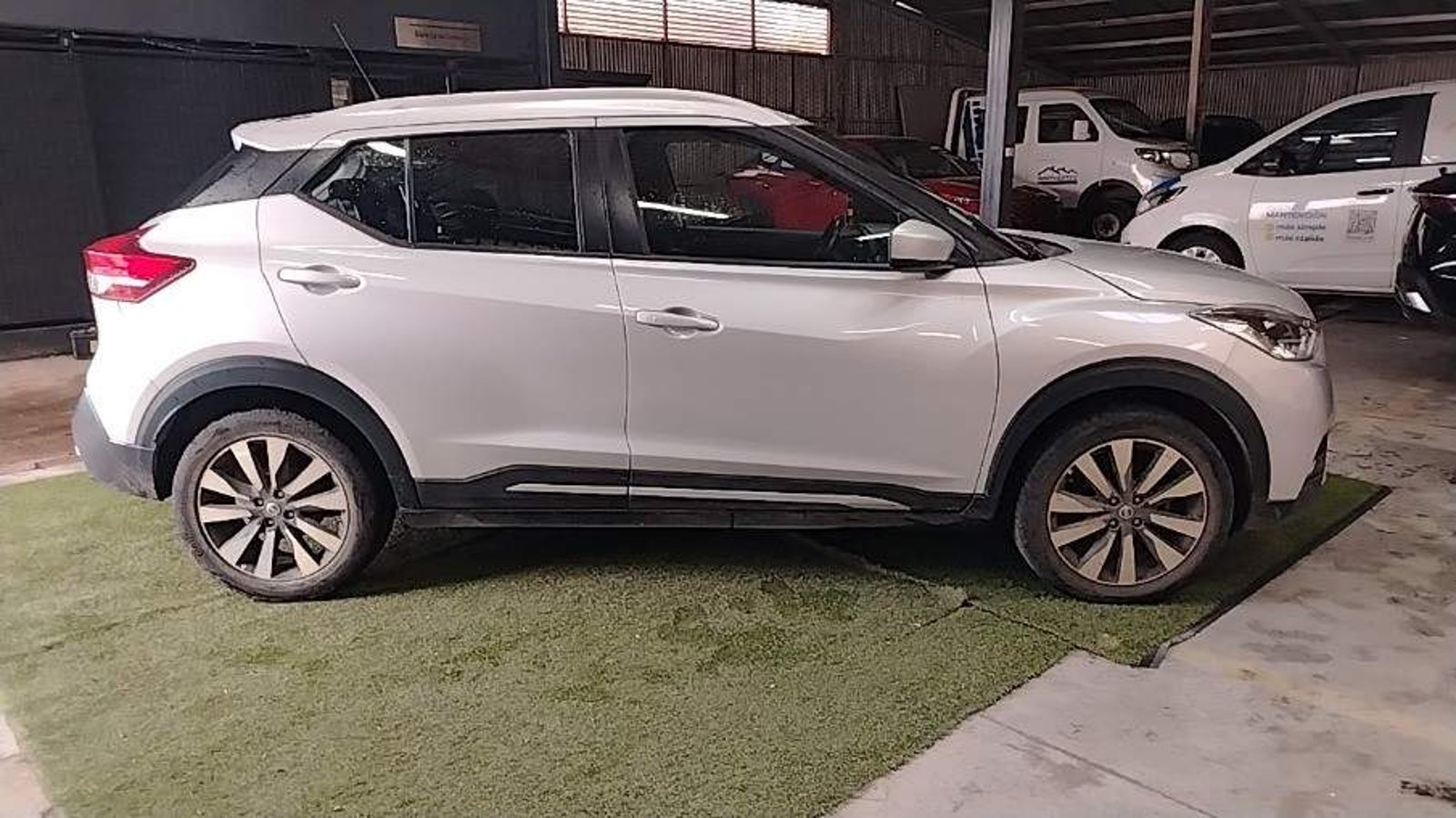 Nissan Kicks 1.6 Advance 4x2 Mt 5p 2018 - Imagen 3 de 5