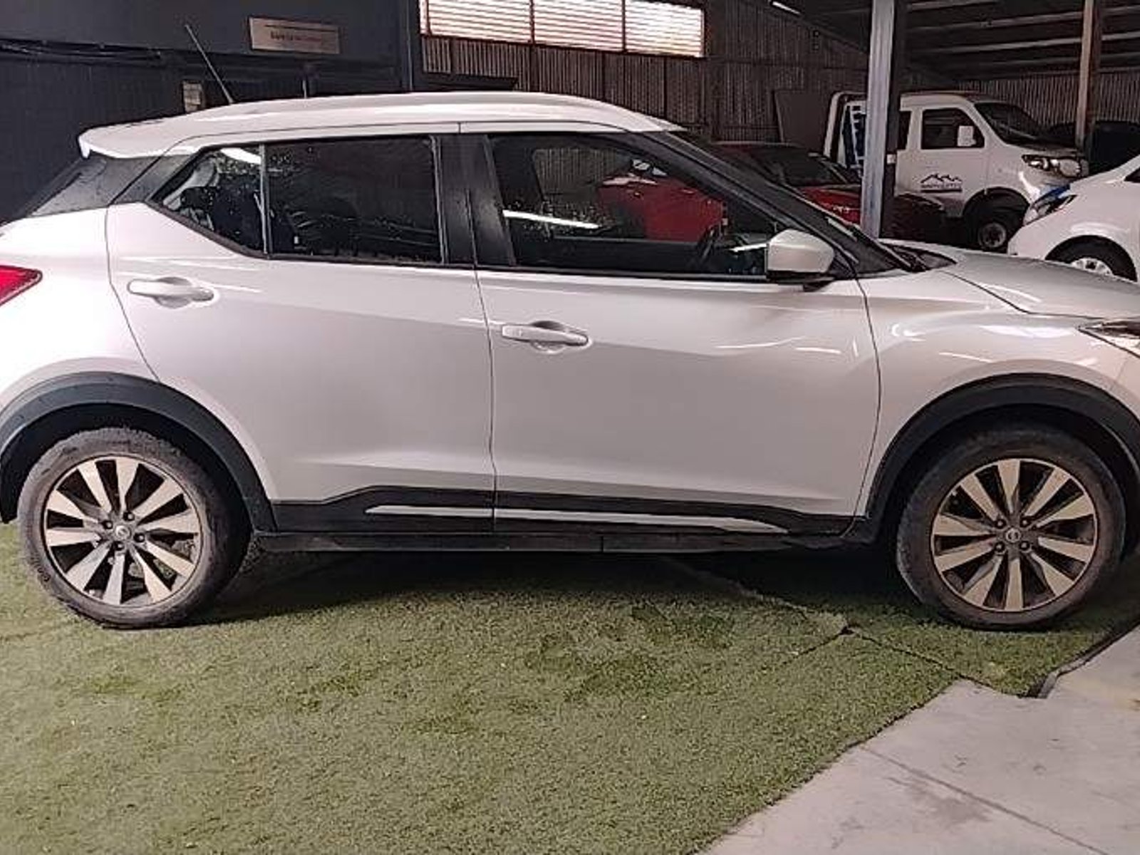 Nissan Kicks 1.6 Advance 4x2 Mt 5p 2018 - Foto 3 de 5