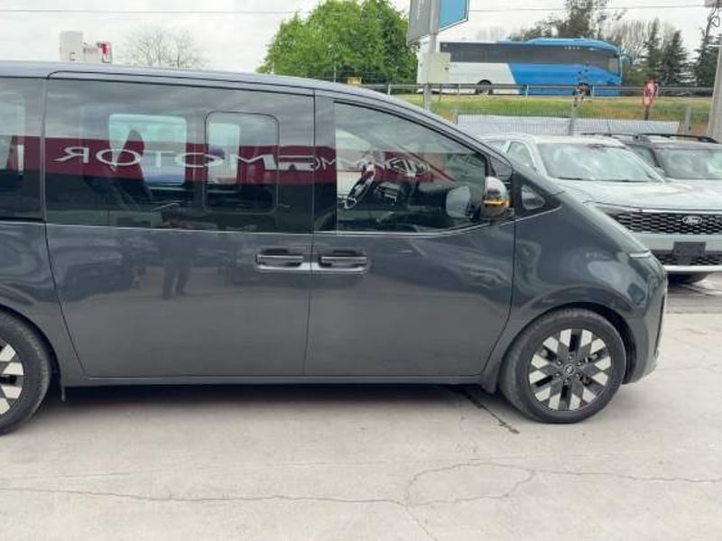 Hyundai Staria 2.2 Us4 Mb Luxury Crdi Diesel 4wd 9p At 5p 2022 - Imagen 3 de 5