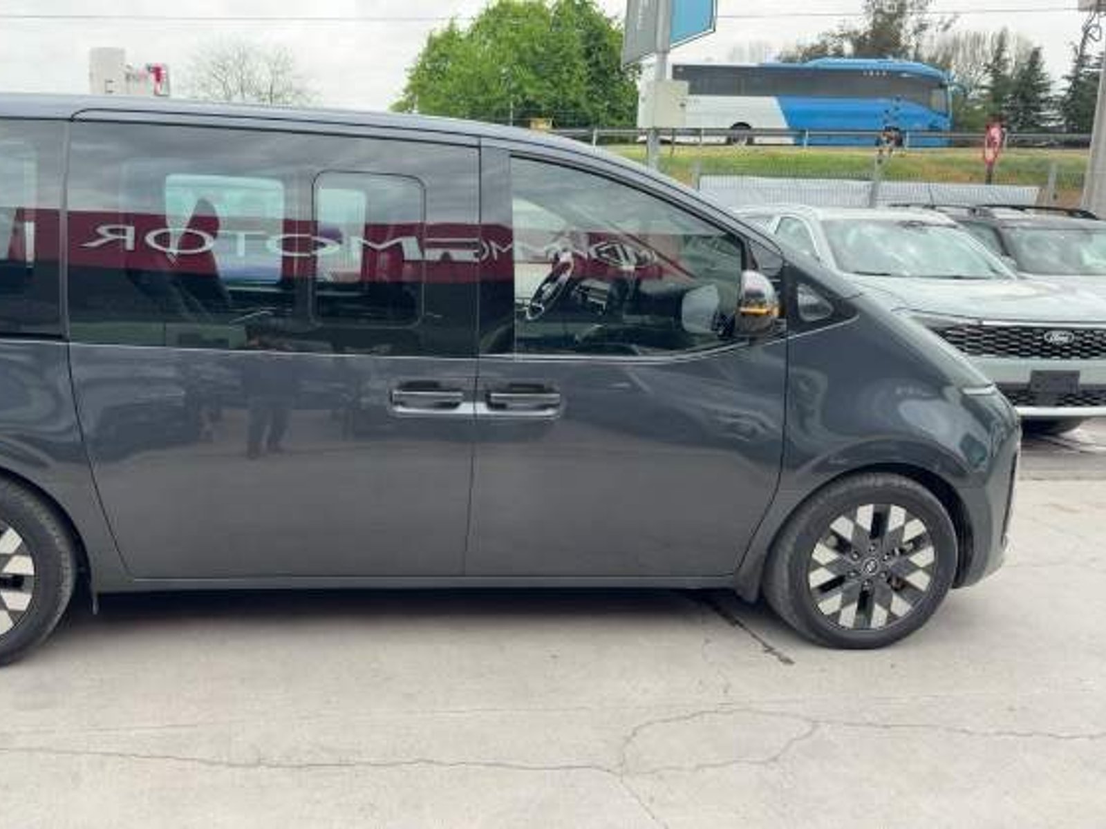 Hyundai Staria 2.2 Us4 Mb Luxury Crdi Diesel 4wd 9p At 5p 2022 - Foto 3 de 5