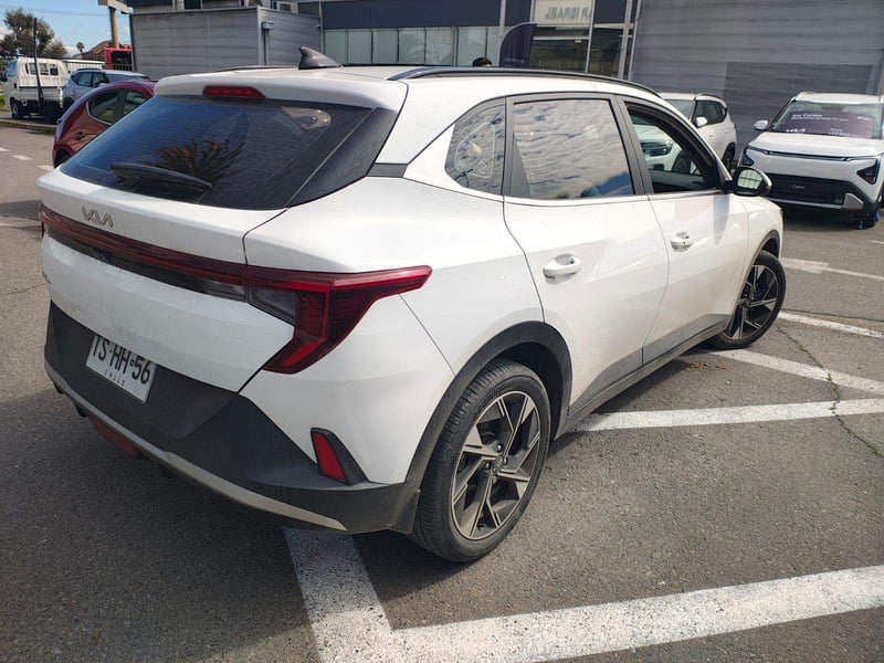 Kia K3 Cross 1.6 Ex Full 4x2 Mt 5p 2024 - Imagen 4 de 5