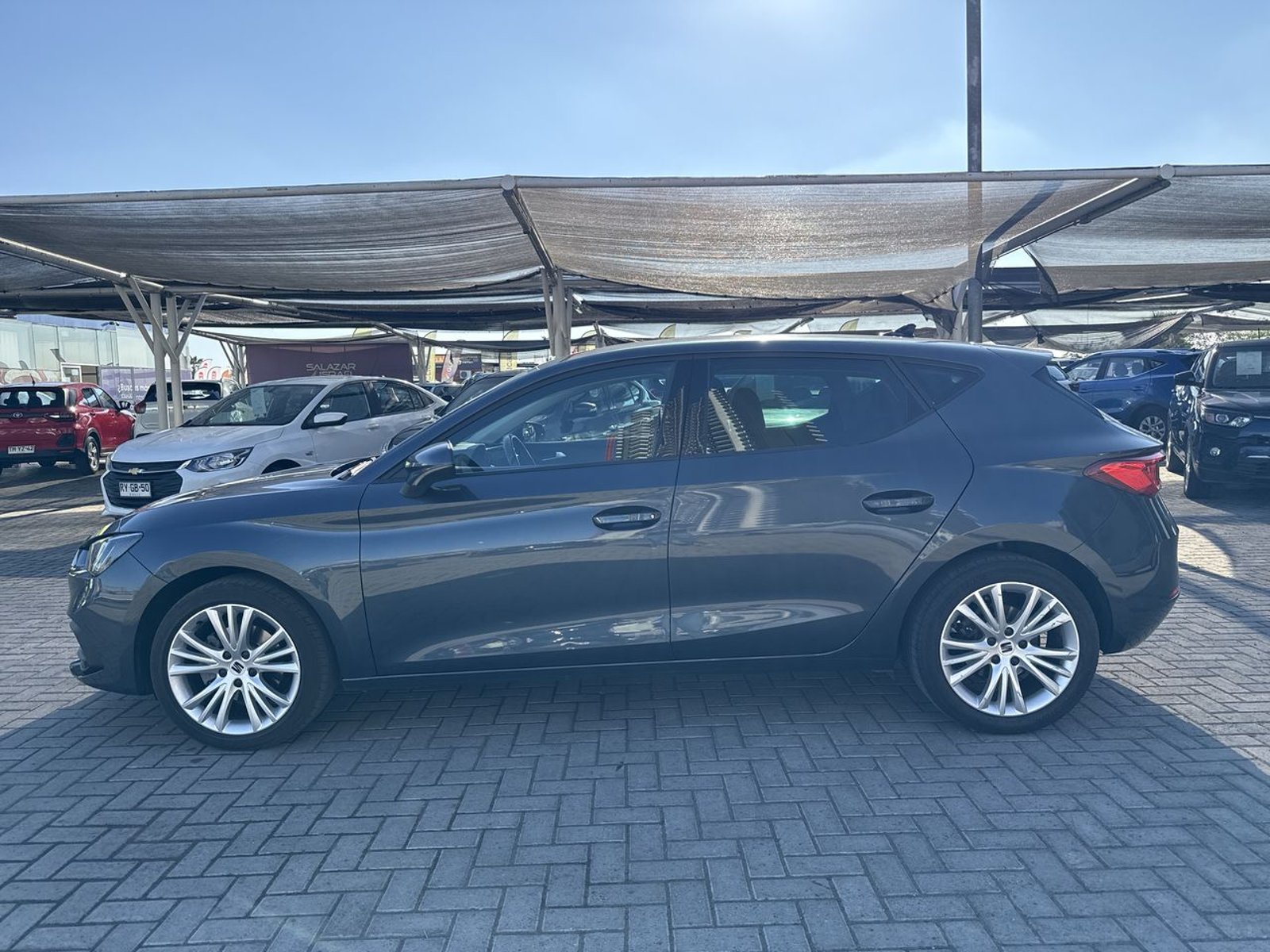 SEAT Leon 1.4 Style 4x2 At 5p 2022 - Foto 4 de 8