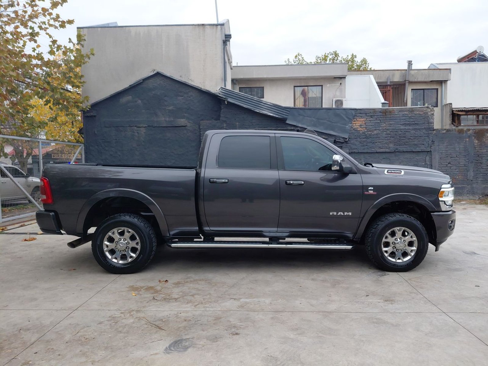 Ram 2500 6.7 Laramie 4x4 Dob. Cab. At 4p 2021 - Imagen 8 de 8