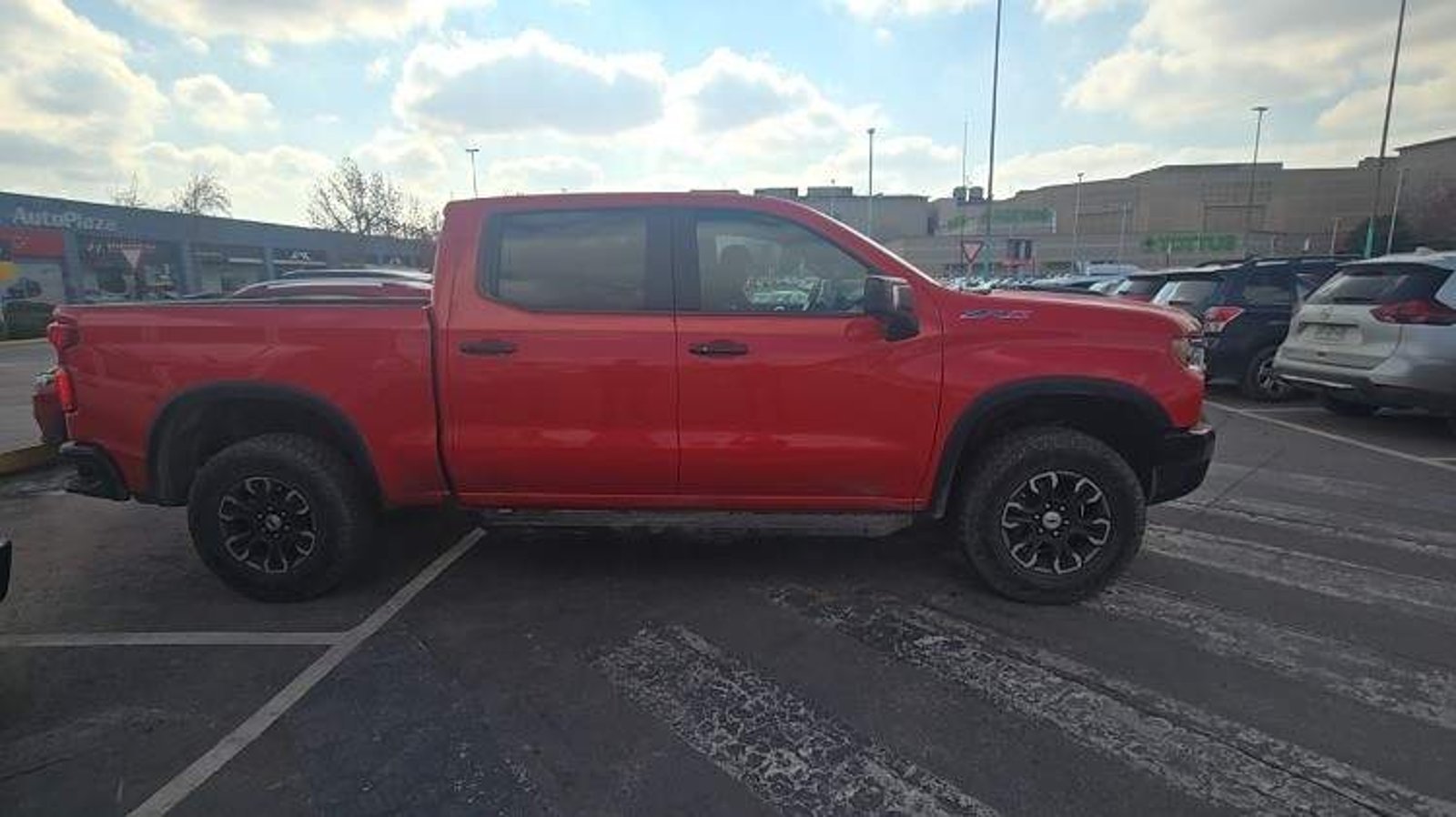 Chevrolet Silverado 6.2 Zr2 4x4 At 4p 2023 - Imagen 3 de 5