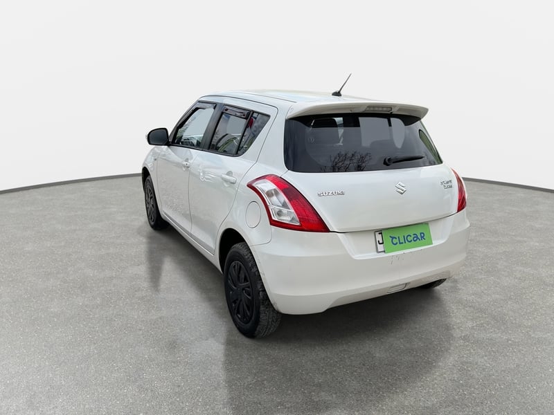 Suzuki Swift 1.2 Gl 4x2 Hb Ac Mt 5p 2017 - Imagen 5 de 8