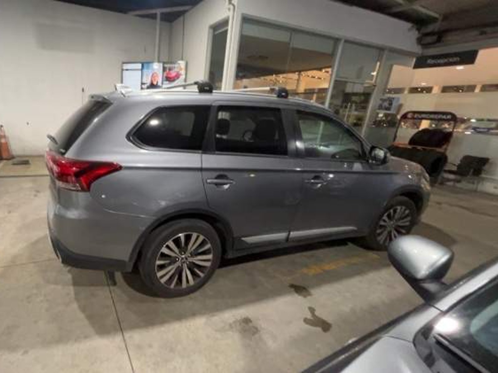 Mitsubishi Outlander 2.4 Glx 4x4 At 5p 2020 - Foto 3 de 5