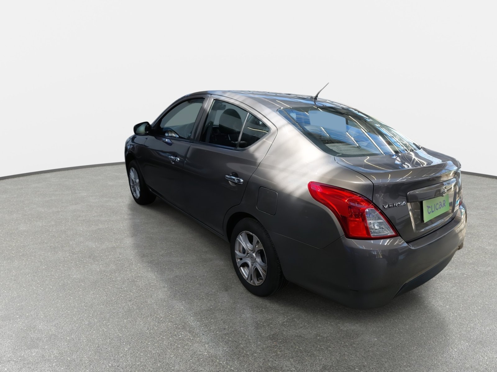 Nissan Versa 1.6 Sense 4x2 Mt 4p 2017 - Foto 5 de 8