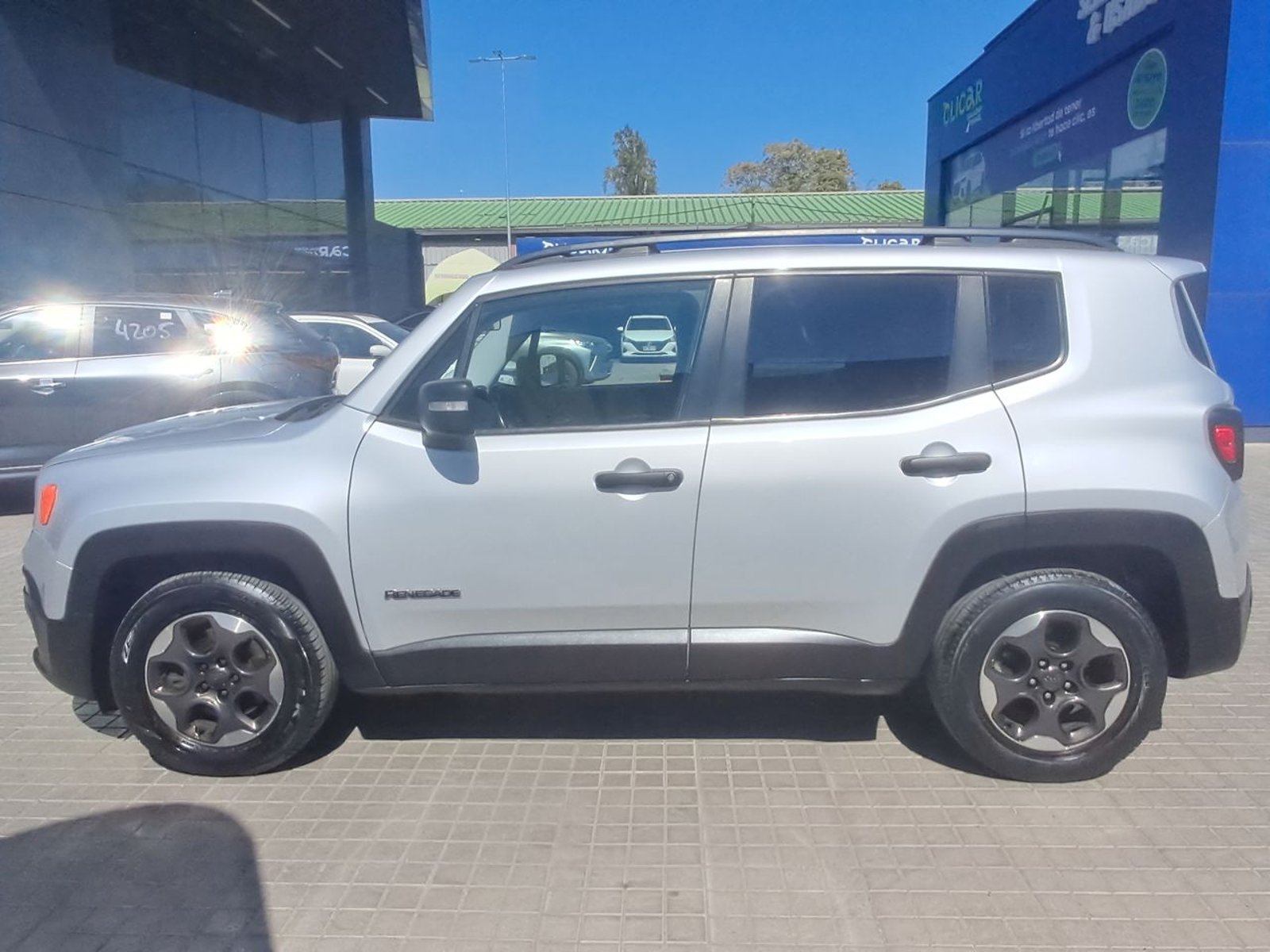 Jeep Renegade 1.8 Sport Lx 4x2 Mt 5p 2017 - Foto 4 de 8