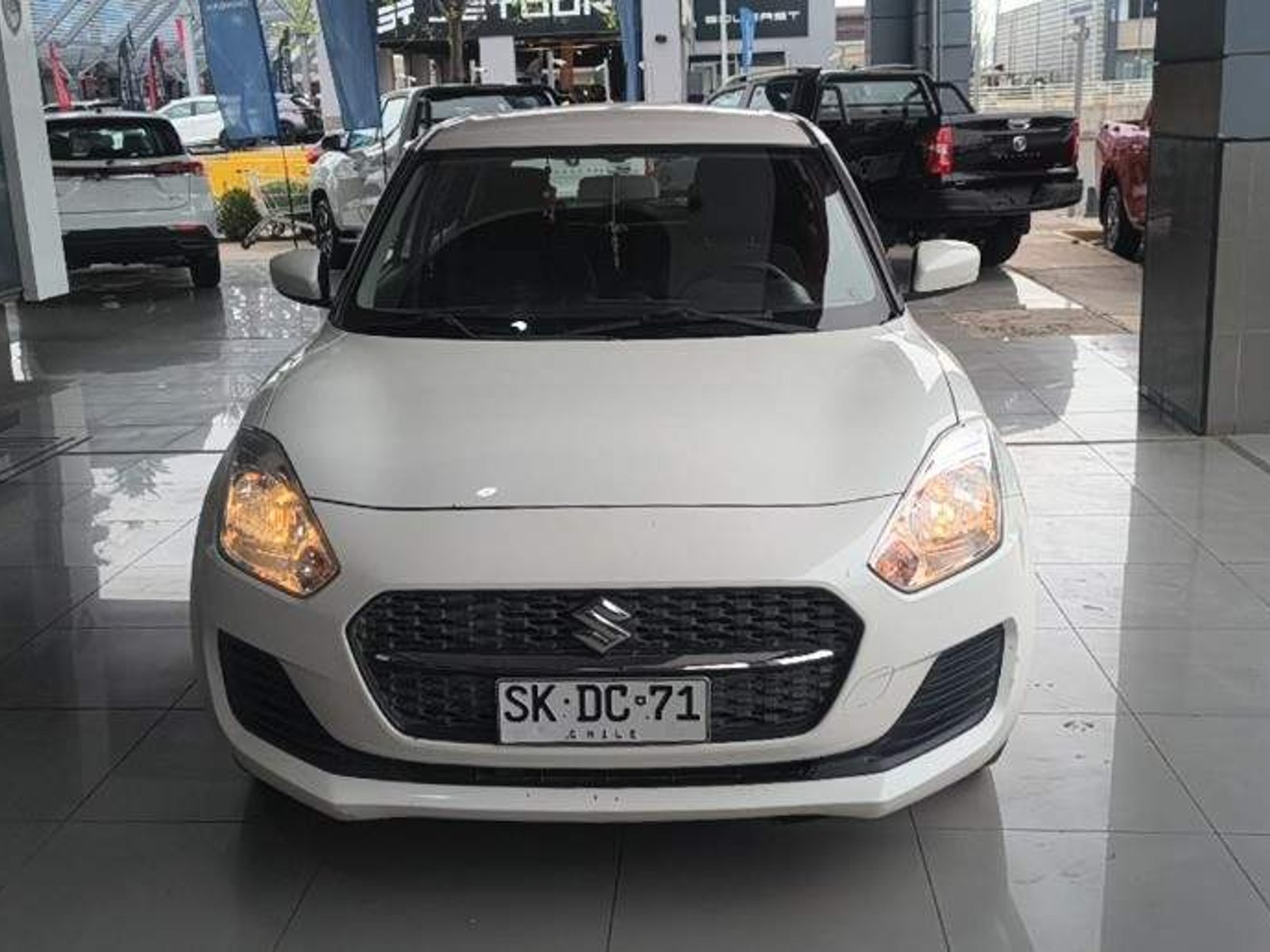 Suzuki Swift 1.2 Gl 4x2 Hb Mt 5p 2023 - Foto 2 de 5