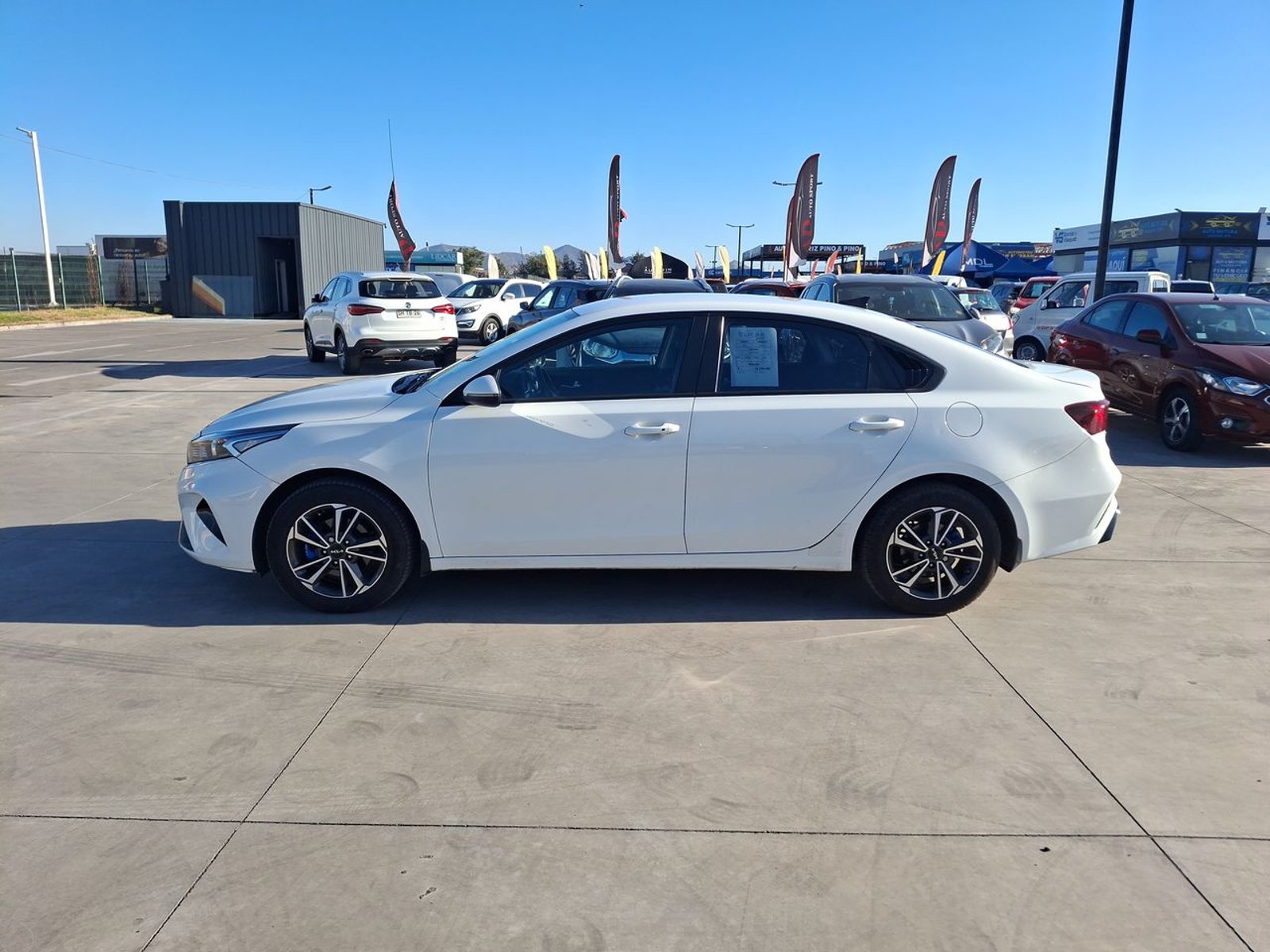 Kia Cerato 1.6 Ex Full 4x2 Ac 6mt 4p 2023 - Foto 4 de 8