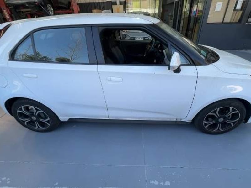 MG Mg 3 1.5 Comfort 4x2 Hb At 5p 2023 - Imagen 3 de 5