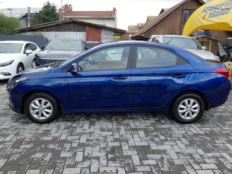 Hyundai Verna 1.4 Cb Plus 4x2 Mt5 4p 2021 - Imagen 4 de 8