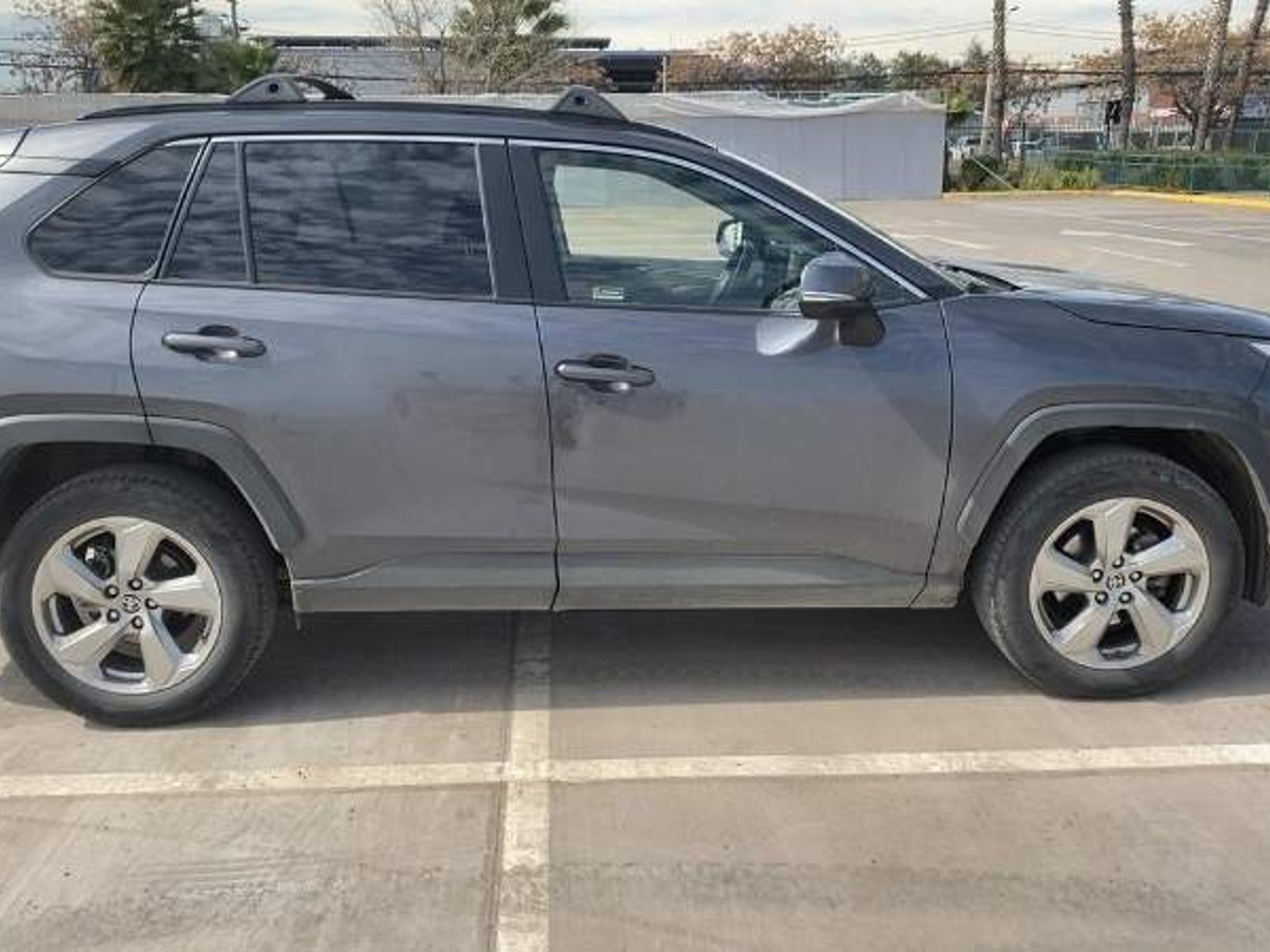 Toyota Rav 4 2.0 Le 4x2 Cvt At 5p 2020 - Foto 3 de 5