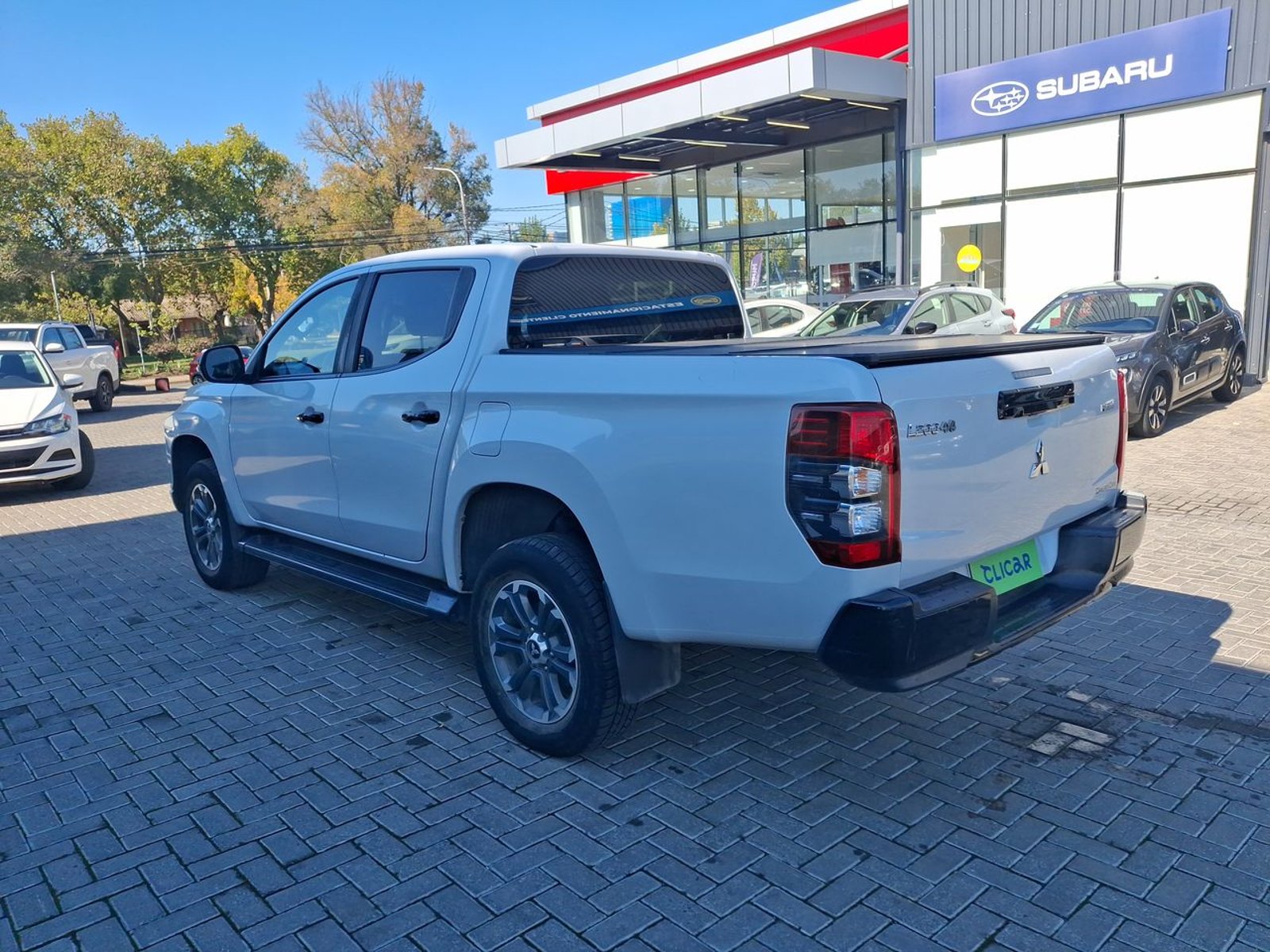 Mitsubishi L200 2.4 Dakar Crs Diesel Dob. Cab. 4x4 Mt 4p 2023 - Foto 5 de 8