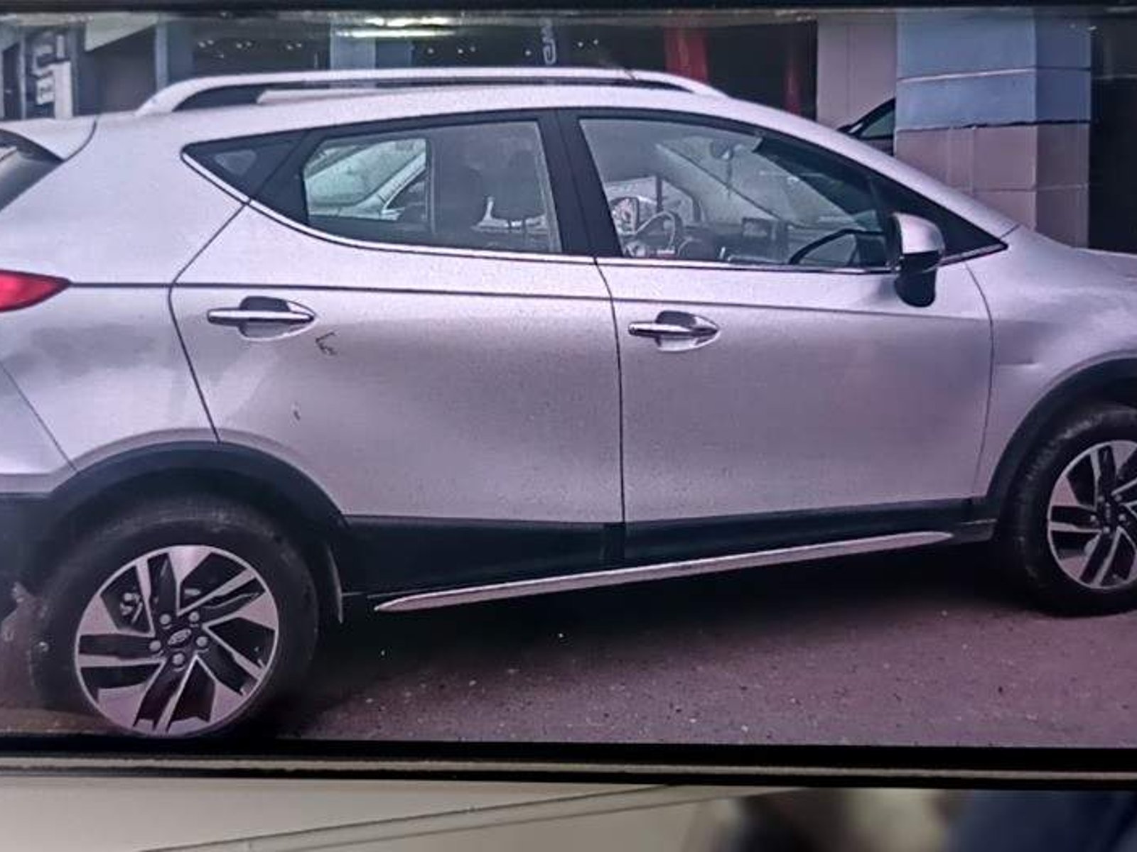 JAC Js3 1.6 Luxury 4x2 Cvt At 5p 2023 - Foto 3 de 5
