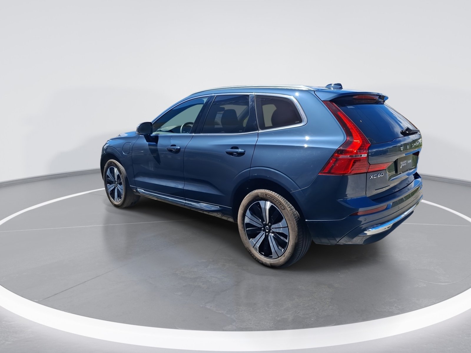 Volvo Xc60 2.0 T8 Recharge Plus Hybrid Awd At 5p 2026 - Foto 5 de 8