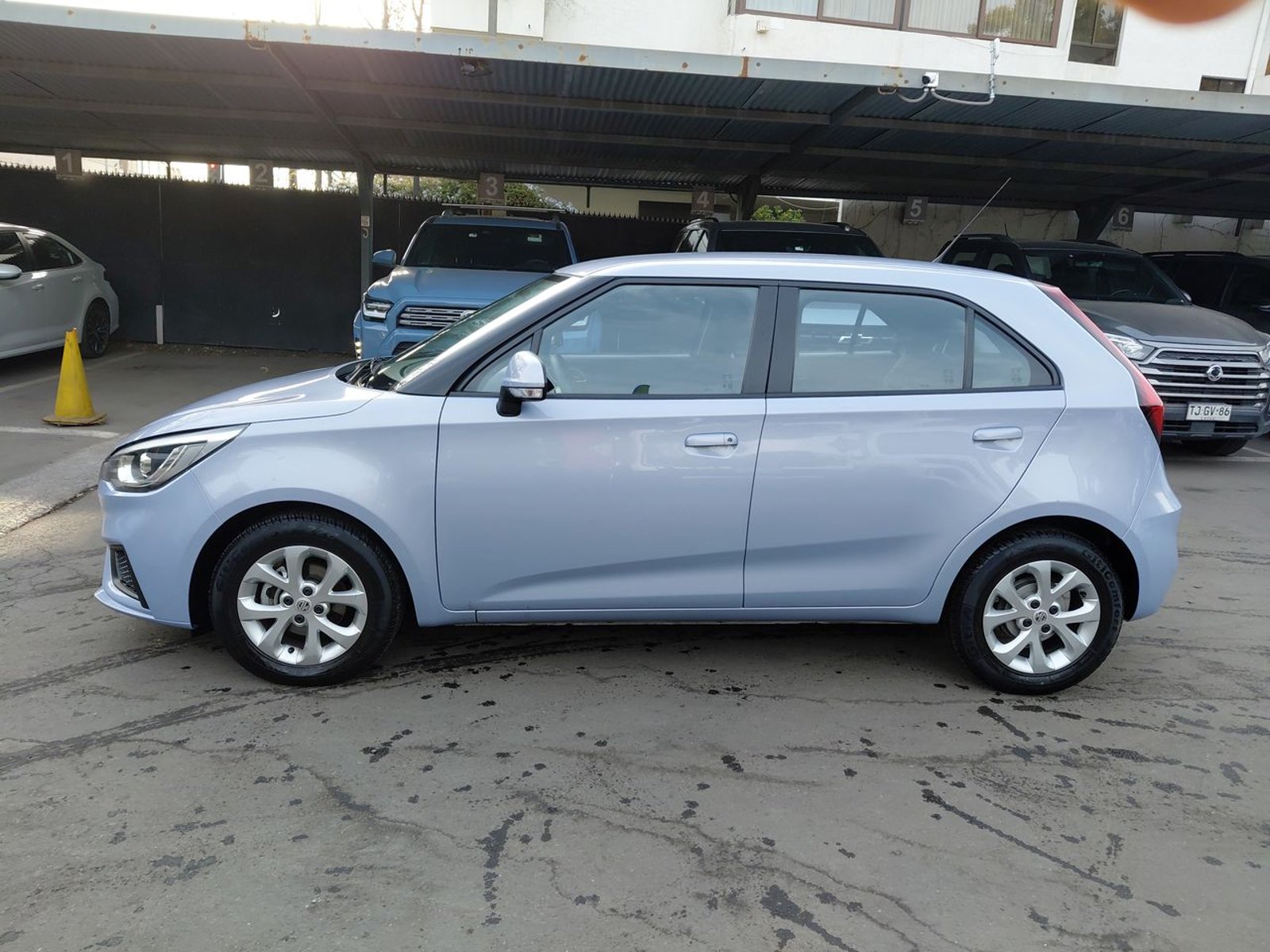 MG Mg 3 1.5 Std 4x2 Hb Mt 5p 2023 - Foto 4 de 8