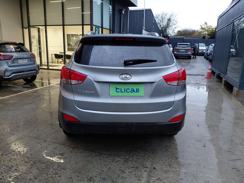 Hyundai Tucson 2.0 Gl 2wd Lm Pe Ac 2ab At 5p 2016 - Imagen 6 de 8