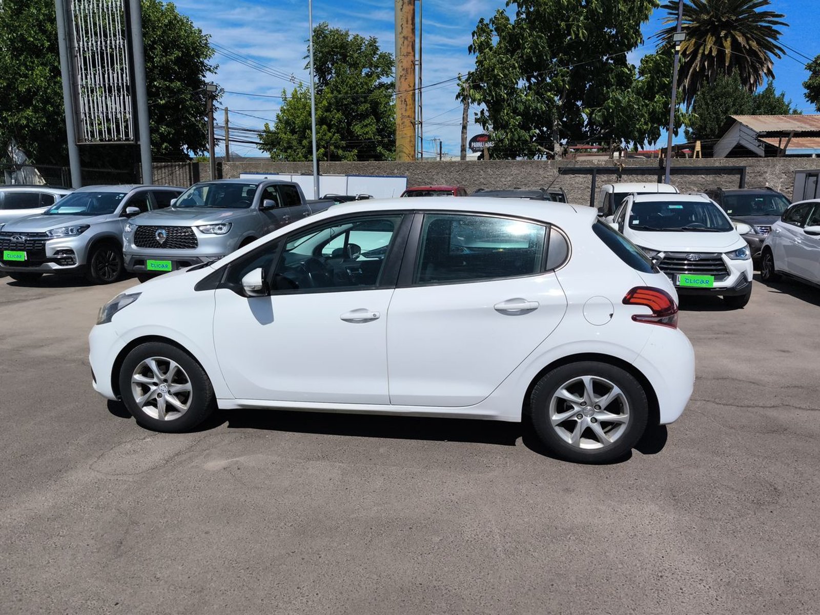 Peugeot 208 1.2 Active Pack Puretech 4x2 Hb 82hp E6 Mt 5p 2018 - Foto 4 de 8