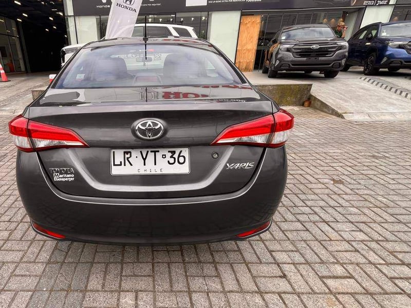 Toyota Yaris 1.5 Xli C 4x2 Mt 4p 2020 - Imagen 5 de 5
