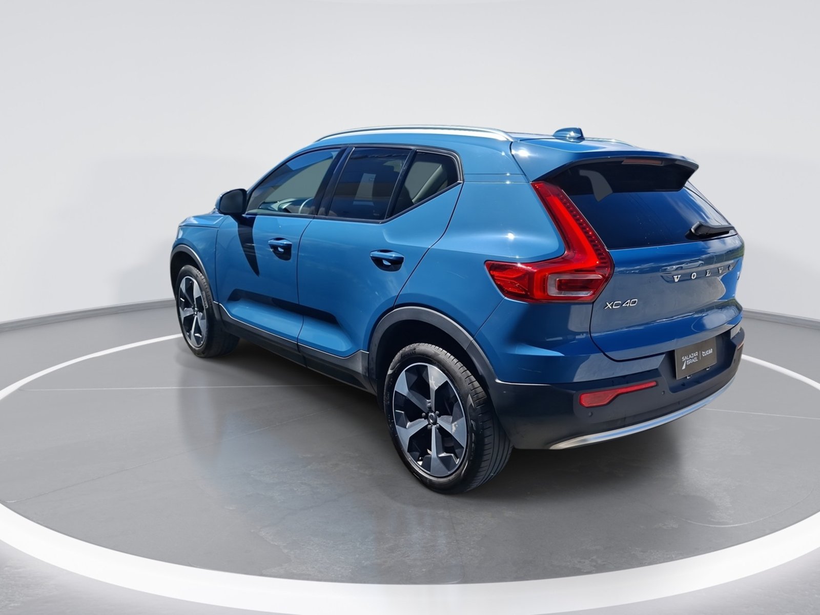 Volvo Xc40 2.0 B4 Plus Hibrido Fwd 4x2 At 5p 2025 - Foto 5 de 8