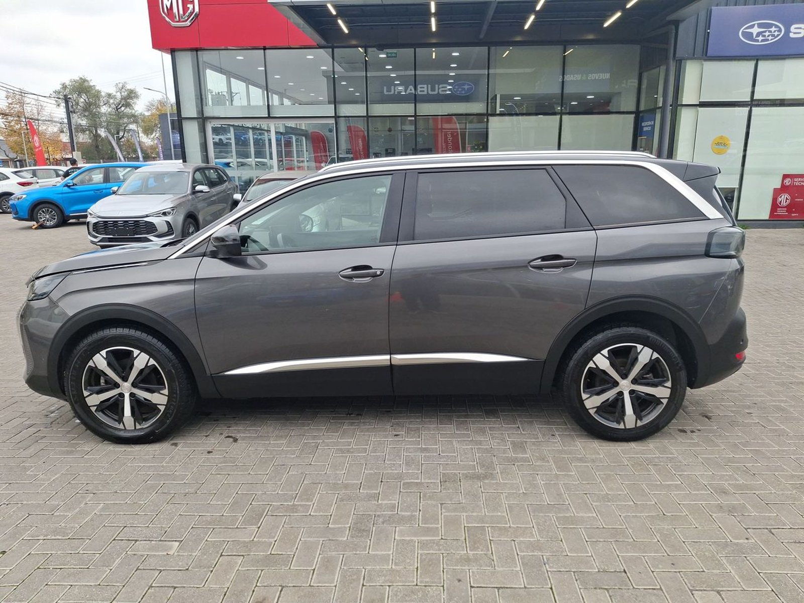 Peugeot 5008 1.5 Allure Pack Bluehdi 130 4x2 Eat8 5p 2024 - Foto 4 de 8
