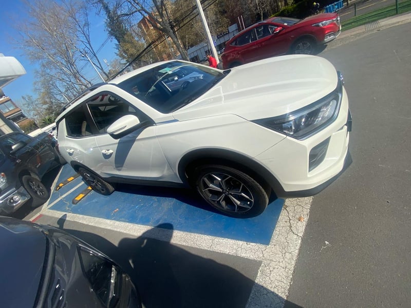 SsangYong Korando 1.6 Glx Cd211 Td Diesel 4x2 At 5p 2022 - Imagen 3 de 5
