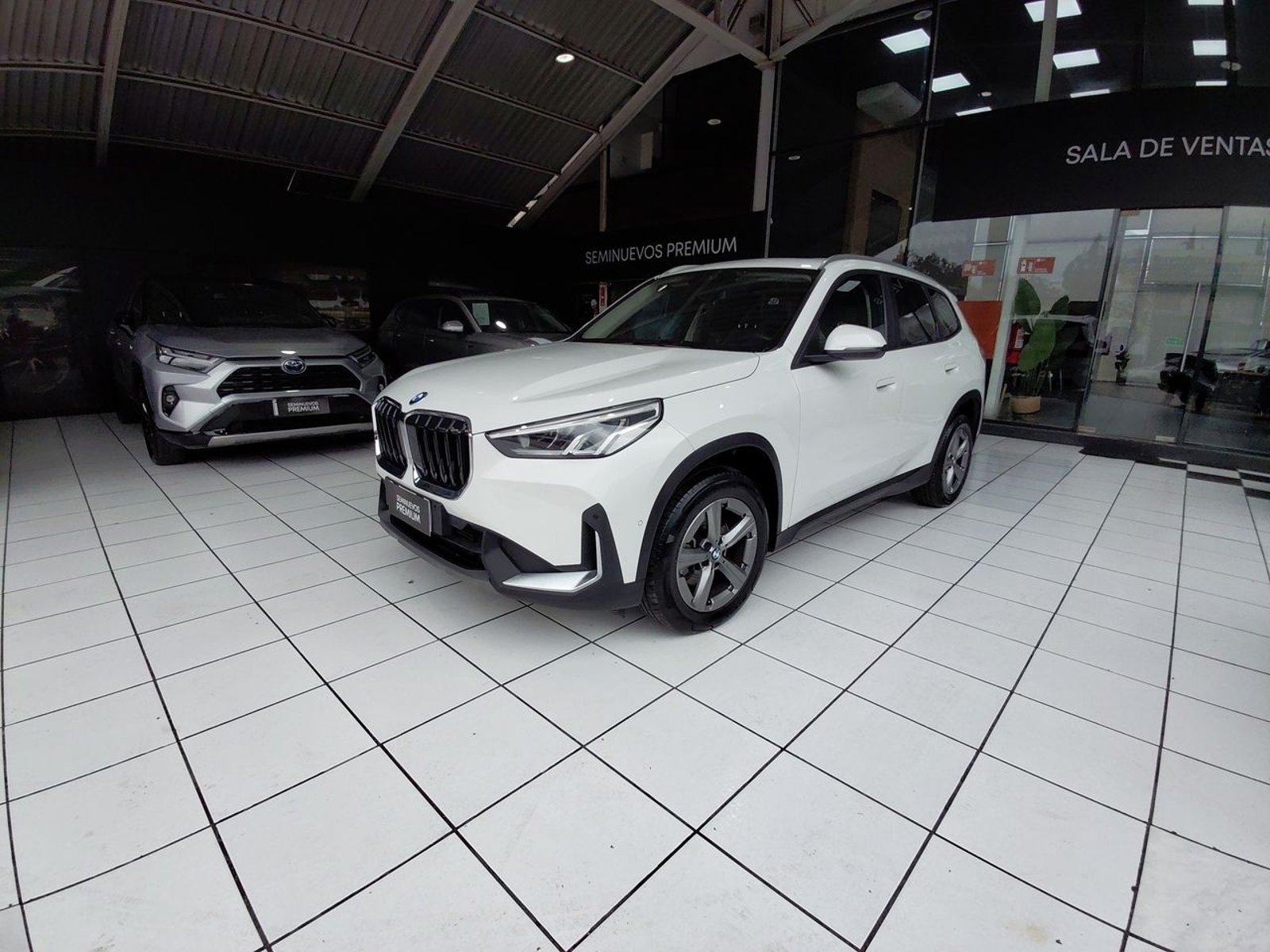 BMW X1 1.5t 18i Dynamic S-drive 4x2 At 5p 2025 - Foto 3 de 8