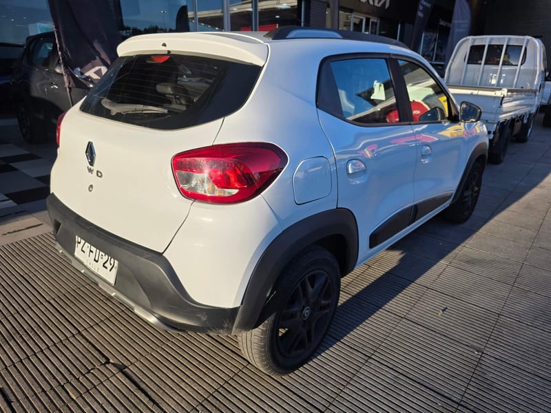 Renault Kwid 1.0 Outsider 4x2 Hb Mt 5p 2021 - Imagen 4 de 5