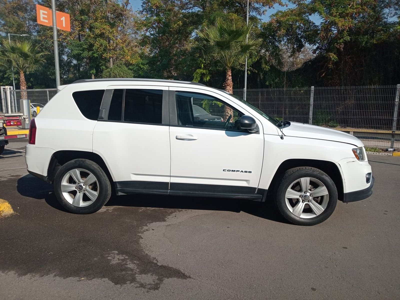 Jeep Compass 2.4 Sport 4x2 At 5p 2017 - Imagen 8 de 8