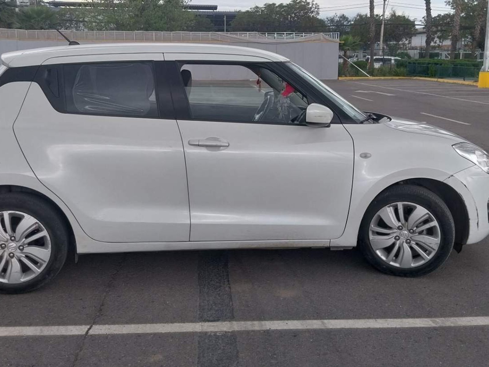 Suzuki Swift 1.2 Gls 4x2 Ac Mt 5p 2019 - Foto 3 de 5