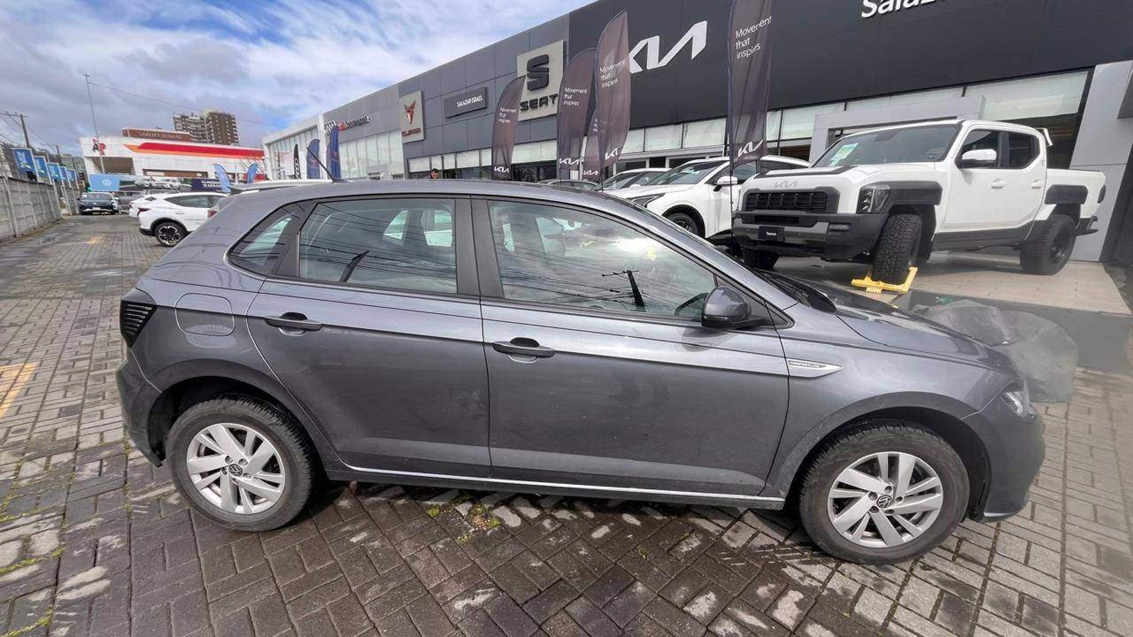 Volkswagen Polo 1.0 Comfortline 4x2 At6 5p 2024 - Imagen 3 de 5