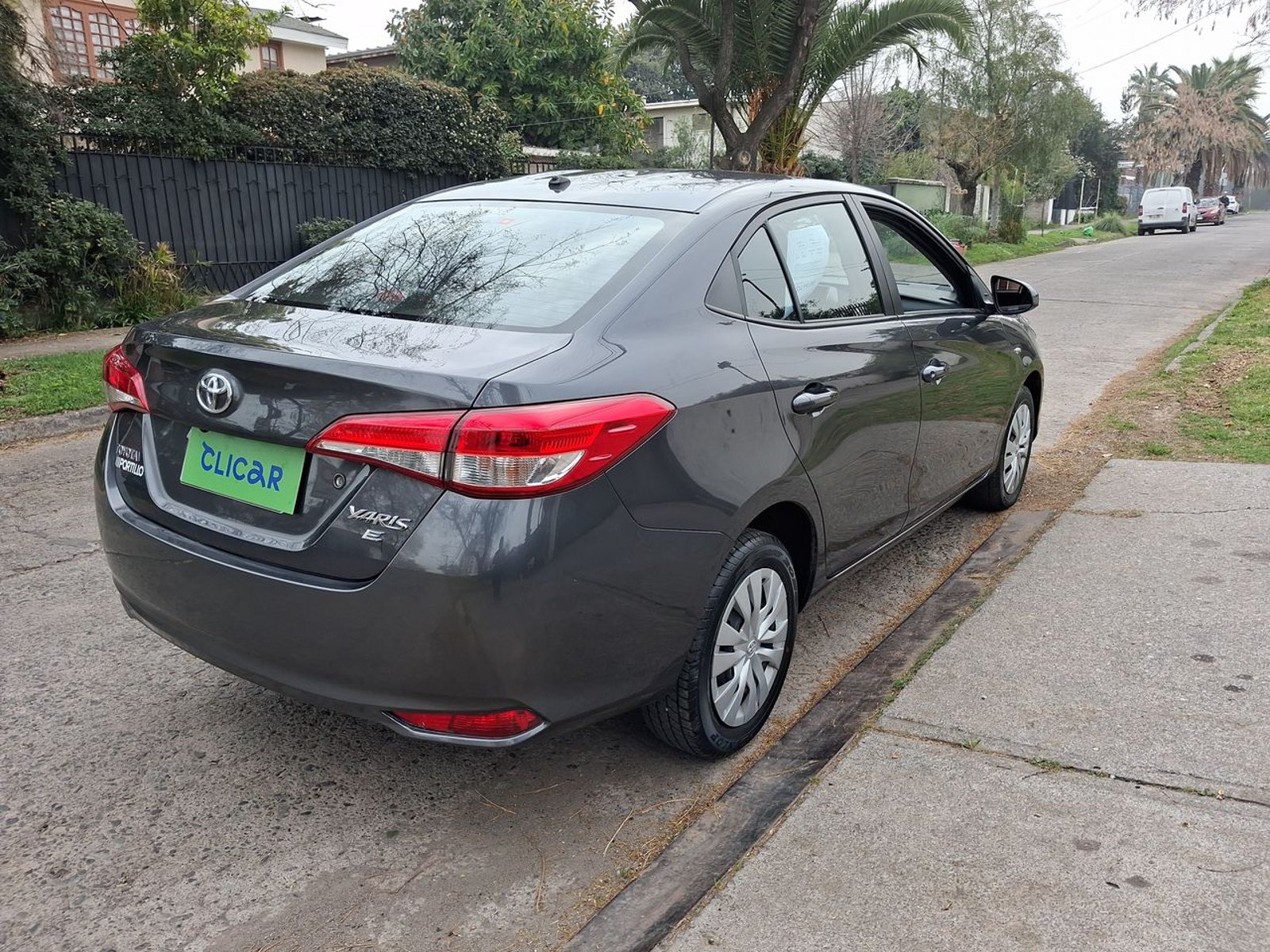 Toyota Yaris 1.5 Gli E 4x2 Mt 4p 2022 - Imagen 7 de 8