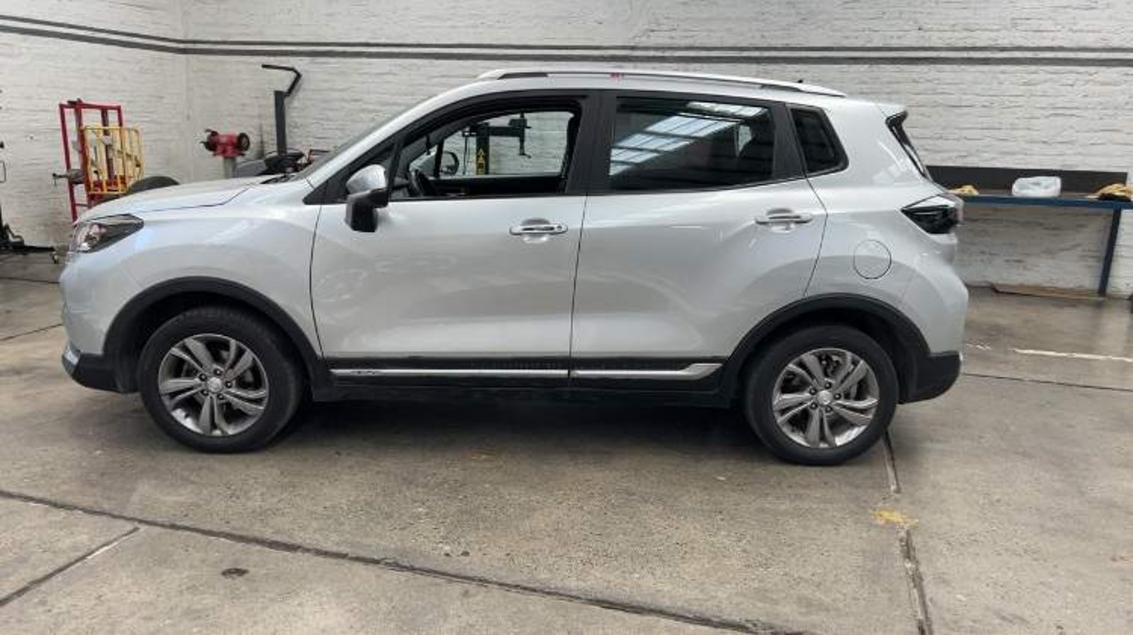 Changan Cs15 1.5 Luxury 4x2 Mt 5p 2021 - Imagen 8 de 8